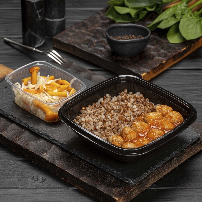 Фрикадельки мясные с гречкой и закуска из маринованой капусты с опятами