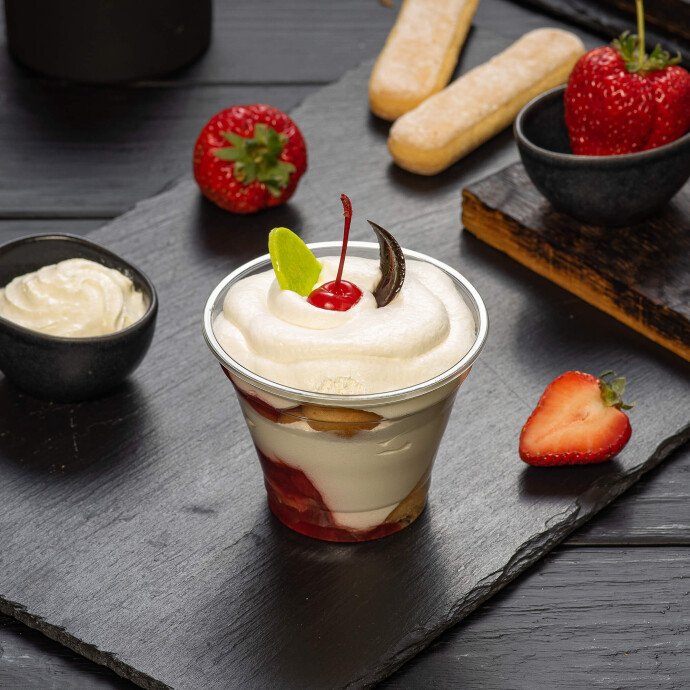 Десерт «Трайфл клубничный»